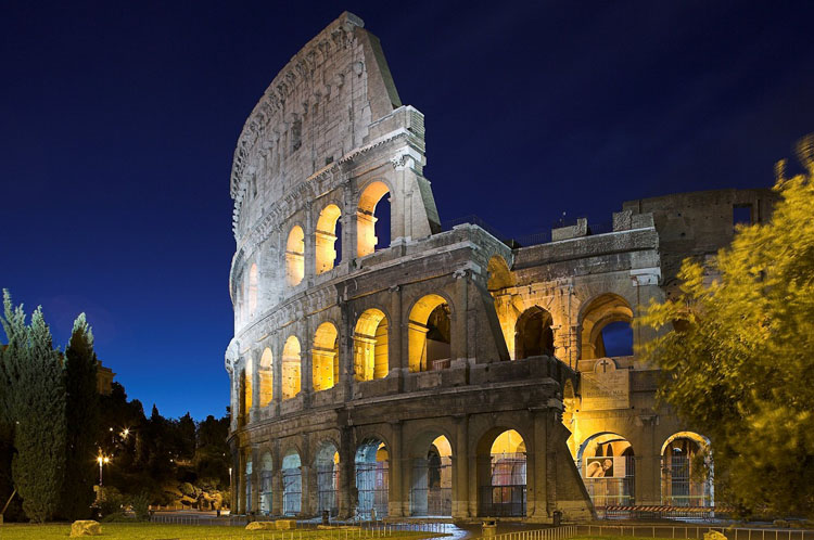 [Colosseo all'Alba]